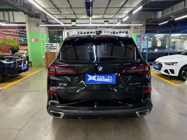 BMW X5 — Фото автомобиля 6