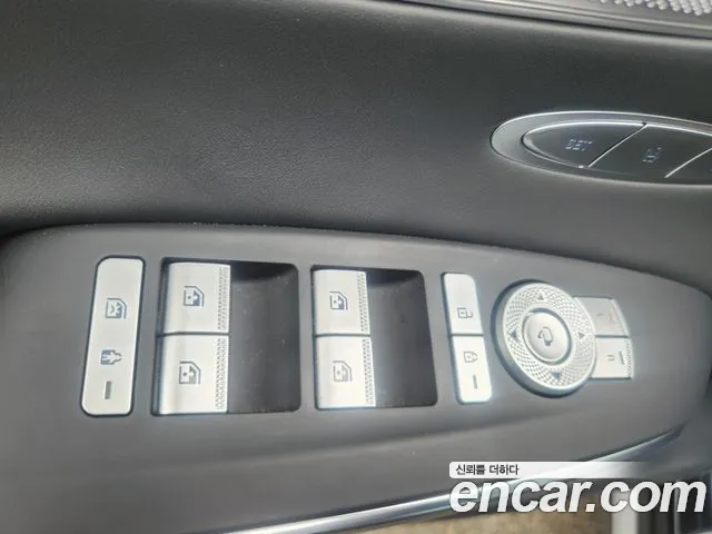 Genesis GV70 2.5T Бензин AWD — Фото автомобиля 16