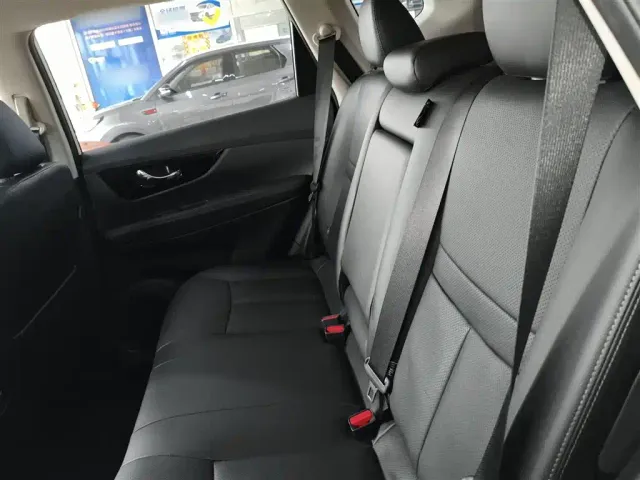 Nissan X-Trail — Фото автомобиля 16
