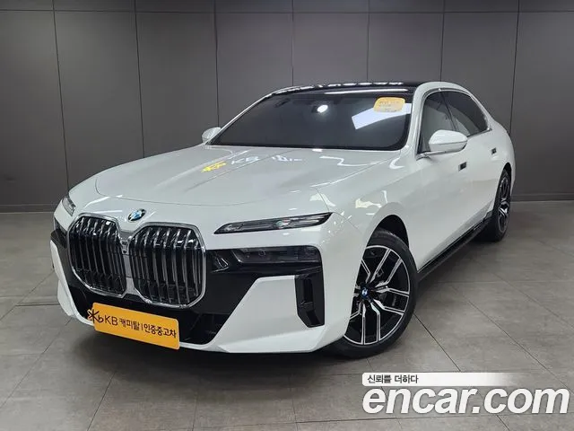 Фотография автомобиля — BMW 7 Series G70