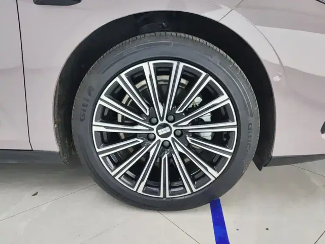 Geely Galaxy Xingyao 8 — Фото автомобиля 6