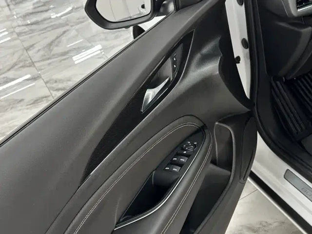 Buick Regal — Фото автомобиля 3