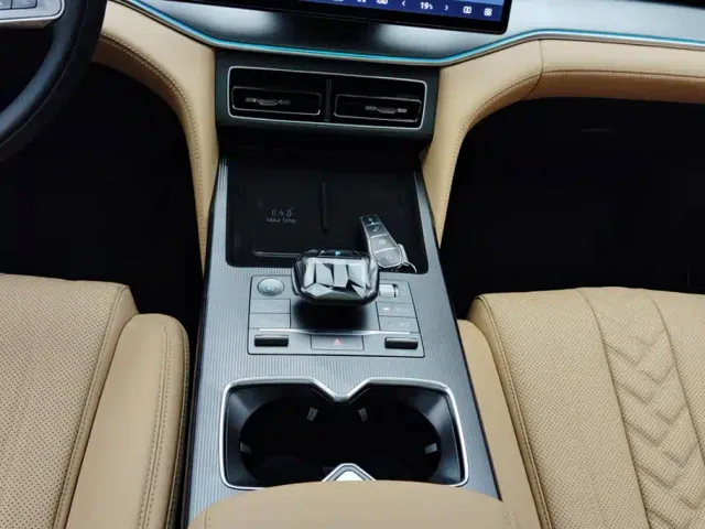 BYD Song L DM-i — Фото автомобиля 16