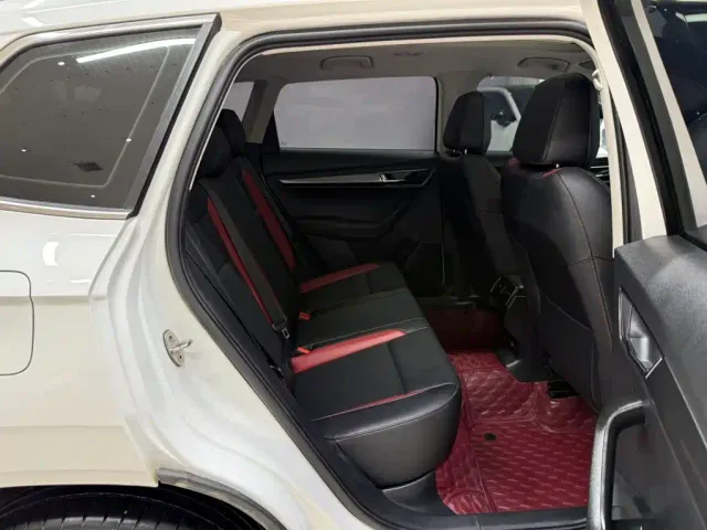 Skoda Karoq — Фото автомобиля 13