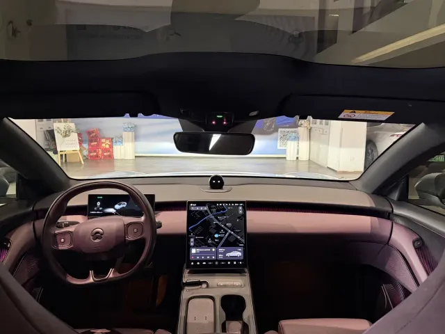 Nio ET5 — Фото автомобиля 6