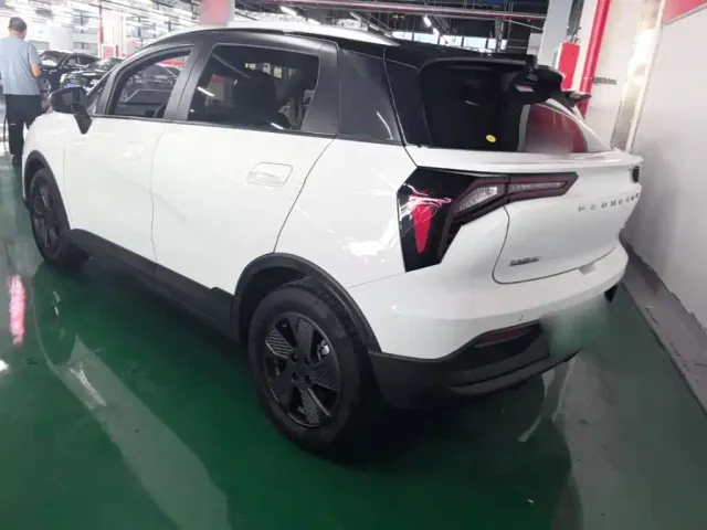 Geely Geometry E Firefly — Фото автомобиля 4