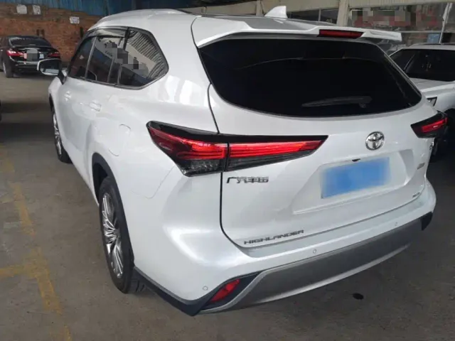 Toyota Highlander — Фото автомобиля 22