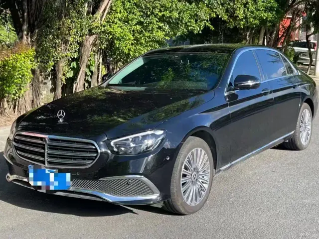 Фотография автомобиля — Mercedes-Benz E-Class