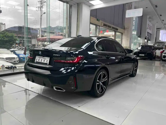 BMW 3 Series — Фото автомобиля 4