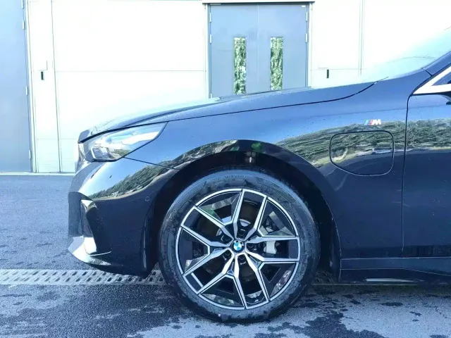 BMW i5 — Фото автомобиля 11