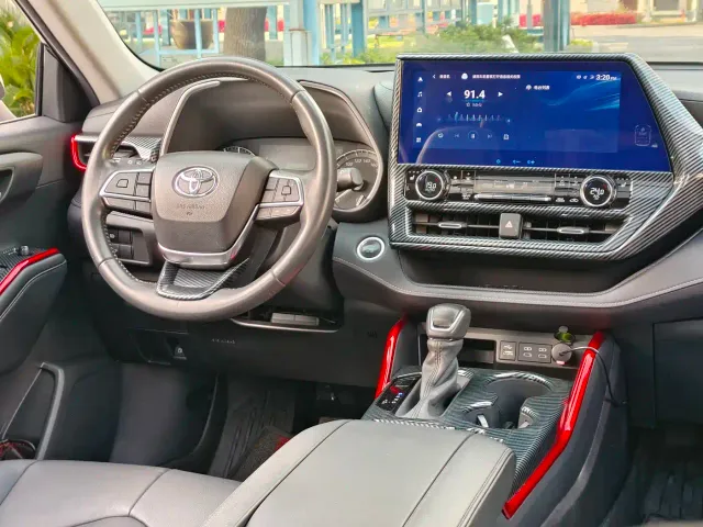 Toyota Highlander — Фото автомобиля 13