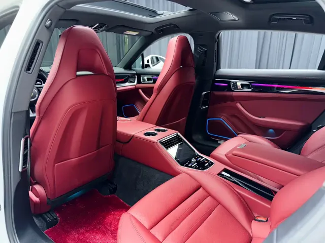 Porsche Panamera — Фото автомобиля 12