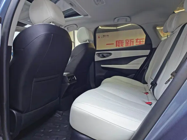 BYD Seal 05 DM-i — Фото автомобиля 8