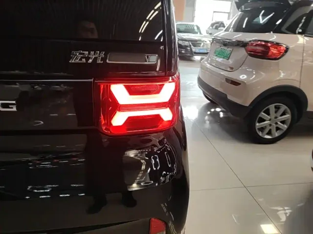 Wuling Hongguang Mini EV — Фото автомобиля 7