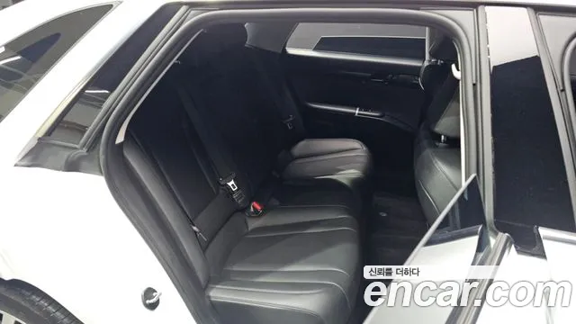 Hyundai Grandeur Grandeur (GN7) 2.5 Бензин 2WD — Фото автомобиля 12