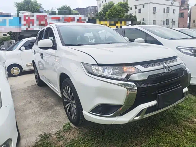 Mitsubishi Outlander — Фото автомобиля 3