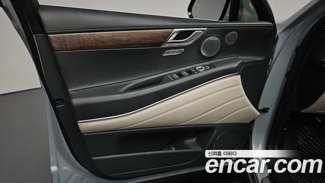 Genesis GV80 — Фото автомобиля 23