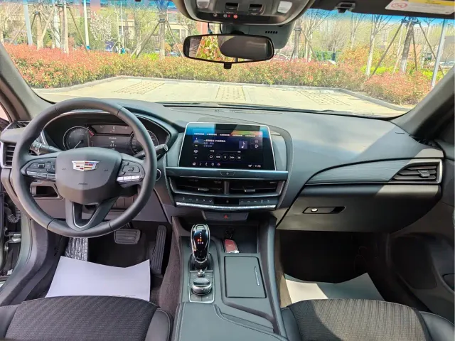 Cadillac CT5 — Фото автомобиля 14