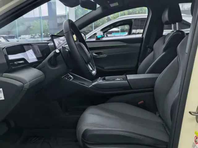 BYD Qin L — Фото автомобиля 6