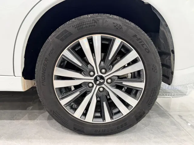 Mitsubishi Outlander — Фото автомобиля 19
