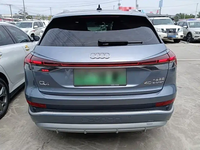 Audi Q4 e-tron — Фото автомобиля 5