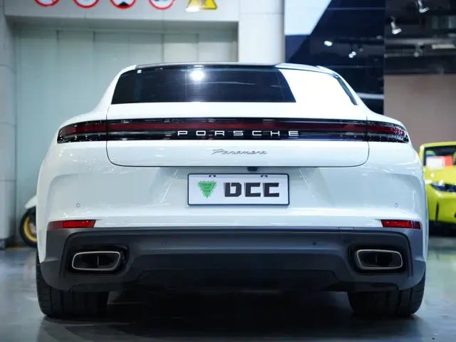 Porsche Panamera — Фото автомобиля 8