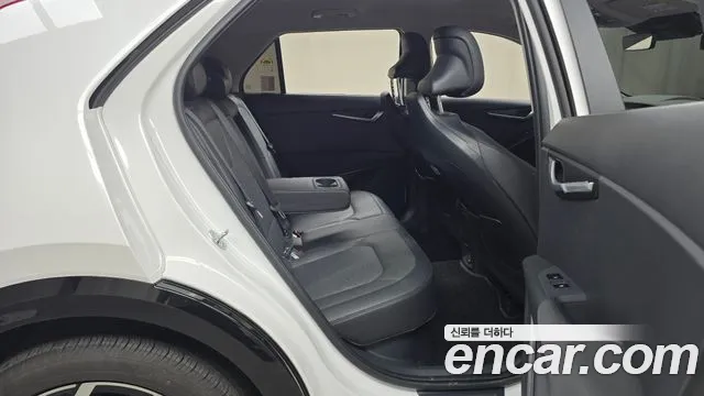 Kia Niro The All New Niro Signature — Фото автомобиля 12