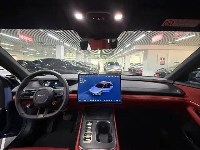 Xiaomi SU7 — Фото автомобиля 8