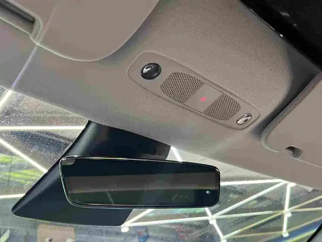 Tesla Model 3 — Фото автомобиля 27