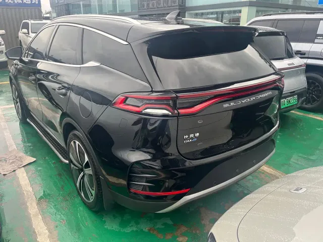 BYD Tang — Фото автомобиля 11