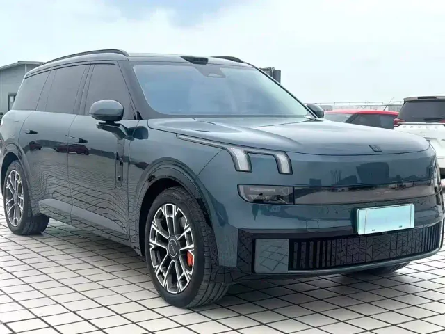 Lynk & Co 900 — Фото автомобиля 3