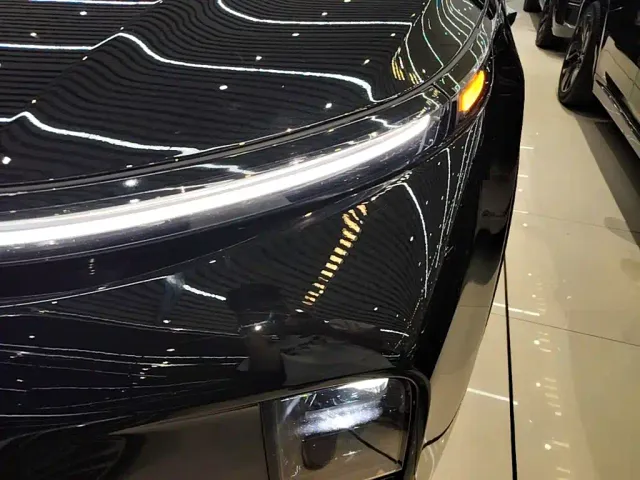 Li Auto L9 — Фото автомобиля 23