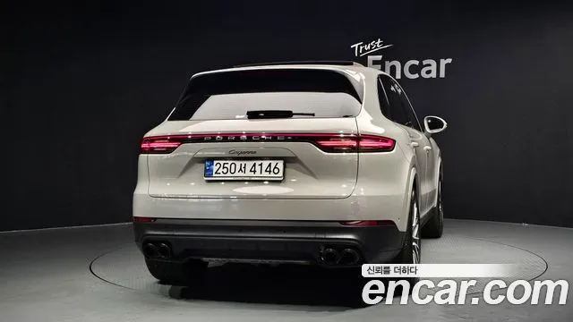 Porsche Cayenne — Фото автомобиля 4