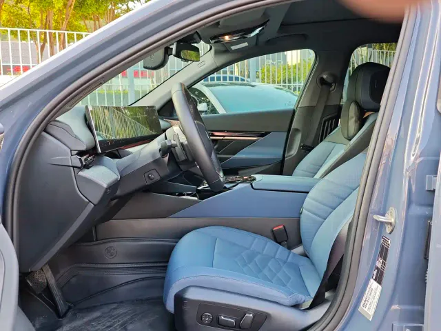BMW 5 Series — Фото автомобиля 6