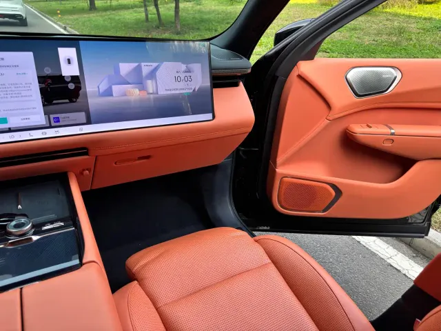 Lynk & Co 900 — Фото автомобиля 12