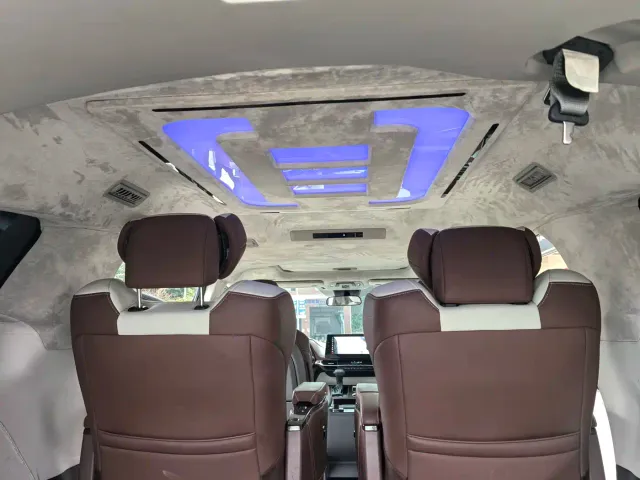 Toyota Sienna — Фото автомобиля 7