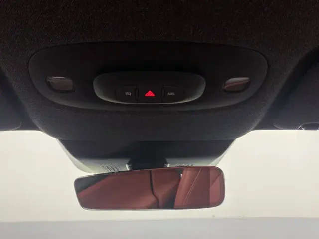 Xiaomi SU7 — Фото автомобиля 22