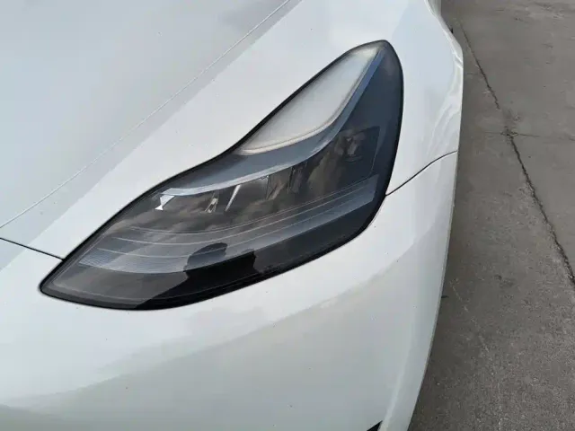Tesla Model Y — Фото автомобиля 5