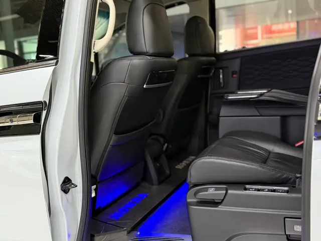 Honda Elysion — Фото автомобиля 14