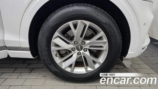 Genesis GV70 2.5T Бензин 2WD — Фото автомобиля 21
