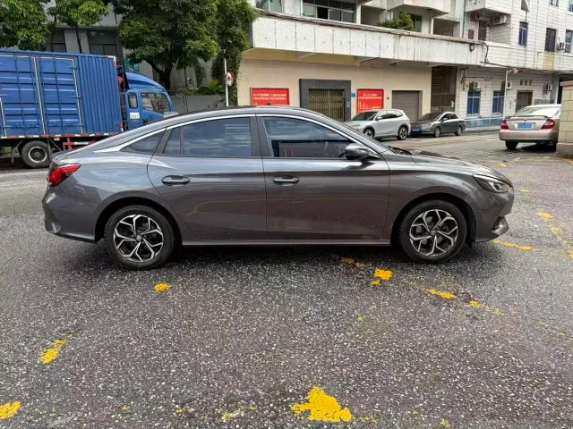 MG 5 — Фото автомобиля 4
