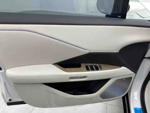 Toyota BoZhi 7 — Фото автомобиля 14