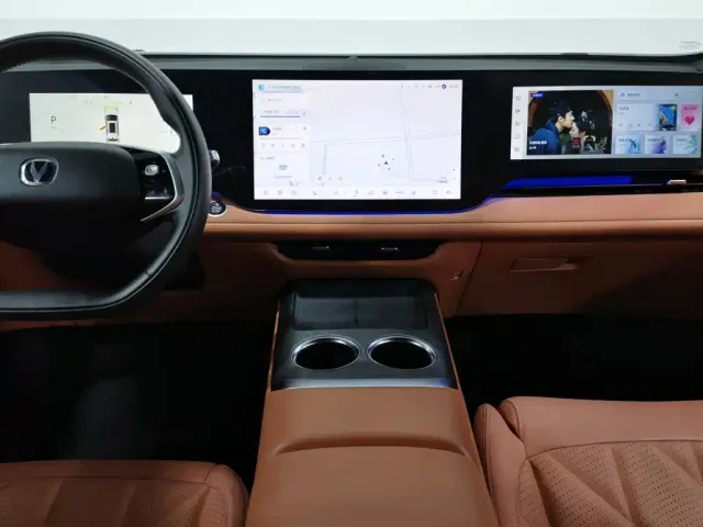 Changan CS75 Plus — Фото автомобиля 12