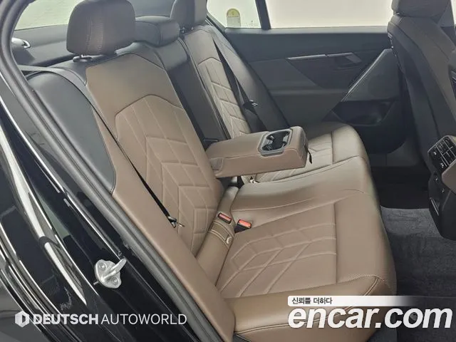 BMW 5 Series G60 — Фото автомобиля 12
