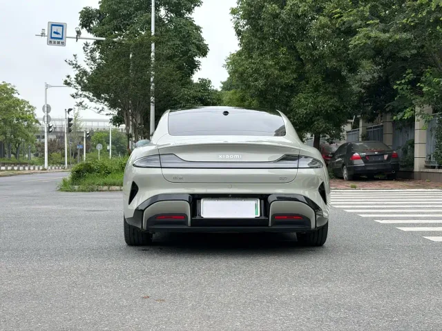 Xiaomi SU7 — Фото автомобиля 12