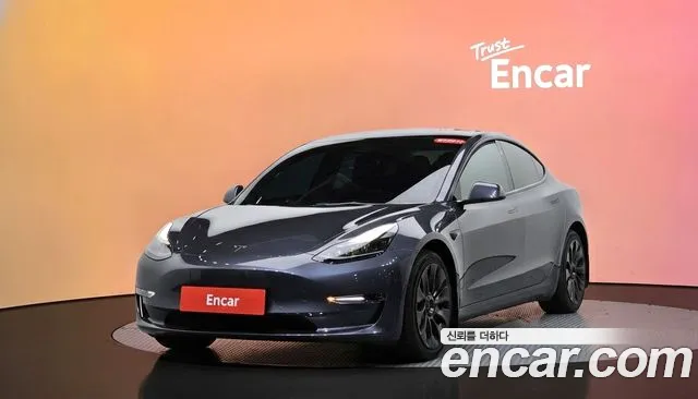 Фотография автомобиля — Tesla Model 3