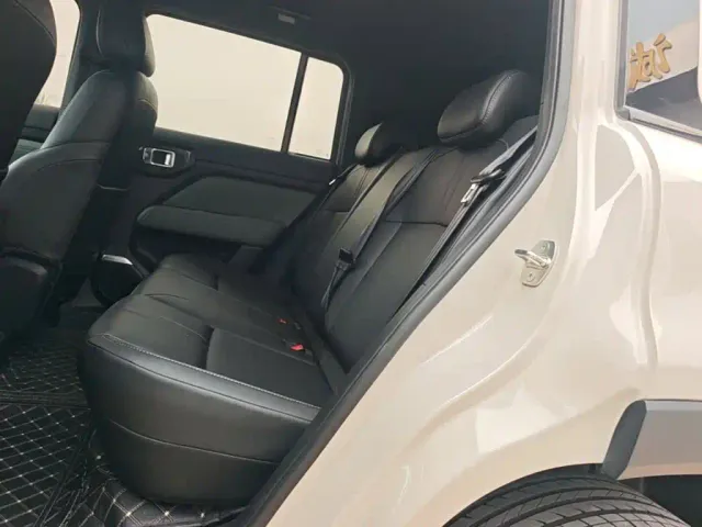 Baojun Yep Plus — Фото автомобиля 12