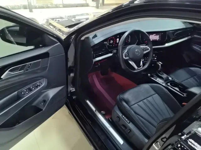 Volkswagen Passat — Фото автомобиля 15