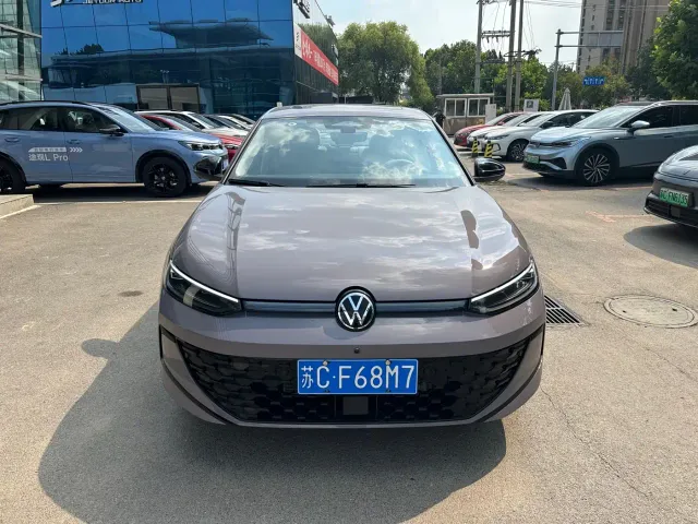 Volkswagen Lavida — Фото автомобиля 2