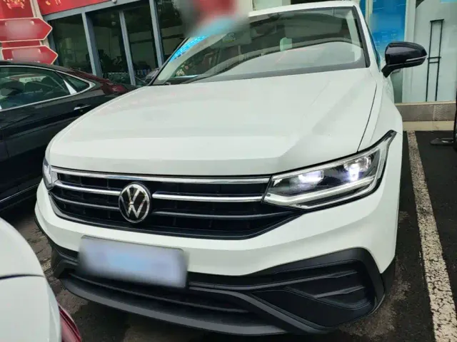 Volkswagen Tiguan L — Фото автомобиля 2